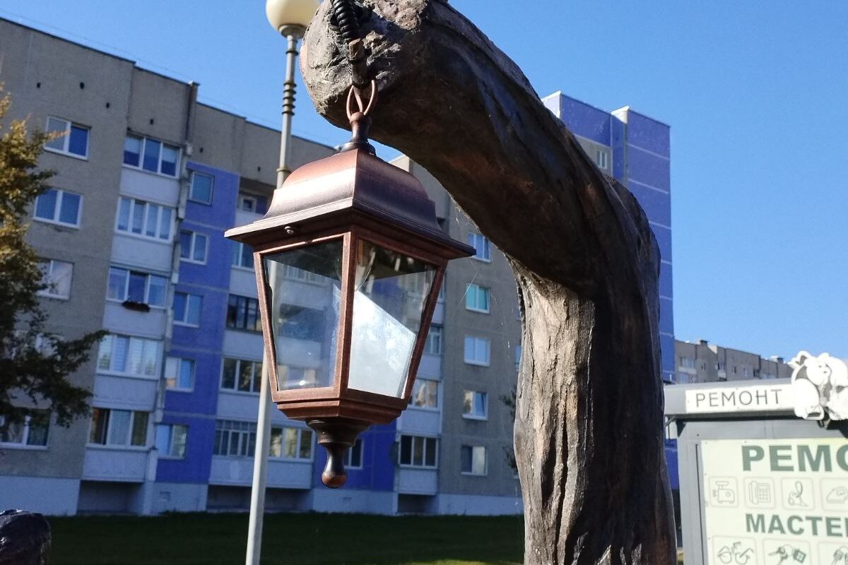 Вернули фонарь на место